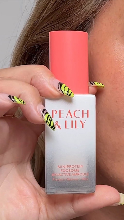 #PeachandLilyPartner So happy to partner with @peachandlily to on this fun mystery package surprise! 😆 We got this mystery product with just a few weeks to go off of and after trying it, I was doing my best to guess and I definitely had my suspicions 👀 Our queen @ericataylor2347 called us at their event and revealed it to be Peach and Lily’s new MiniProtein Exosome Bioactive Ampoule! Which honestly, that brand was my final guess after trying it for some time. 😅 It had that signature K-beauty slip, super hydrating texture, and because Peach & Lily is a top K-beauty brands at @ultabeauty, I recognized the vibe. After the reveal, the brand sent us the full product (instead of the lab sample), and she lived up to every expectation. And I’ve been using her pretty consistently. Packed with powerhouse ingredients at a $53 price point while giving both immediate and long term results 👏 Did you guess right too? Such a fun game!

 #kbeauty #thelipsticklesbians #skincare #glassskin #matureskin #makeupprep