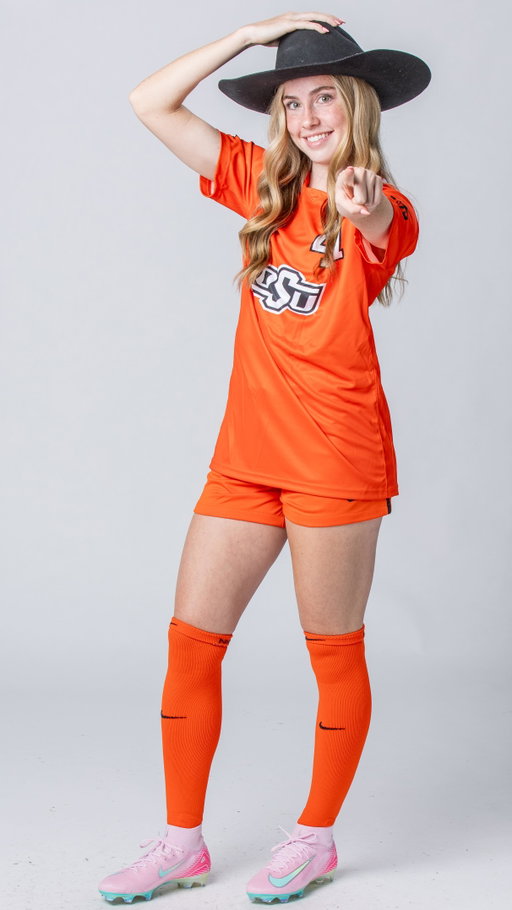 𝑭𝒊𝒓𝒔𝒕 𝒕𝒊𝒎𝒆 𝒇𝒐𝒓 𝒆𝒗𝒆𝒓𝒚𝒕𝒉𝒊𝒏𝒈

First collegiate game, first collegiate goal for @emmy.hedden 

#GoPokes
