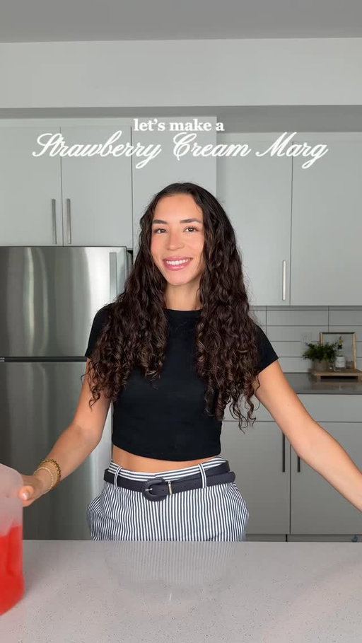 Typically, my margs are spicy or salty but today Gloria & I are making them CREAMY. Our Strawberry Cream Marg was an absolute dream to make and perfect for the fall weather #drinkrancho 

Full recipe below:
 • 4 oz RLG Strawberry Marg 
    •    1 oz club soda
    •    1 oz vanilla creamer 
    •    1 tsp monkfruit or simple syrup
    •    Ice 
    •    Whipped cream