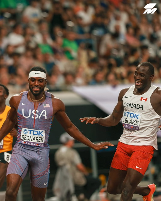 Bit of fun and games 😆

@kenny_bednarek 🇺🇸 controls his #WorldAthleticsChamps 100m heat enough to look around comfortably… but may have missed the hard close from @_jeromeblake 🇨🇦 who nearly catches him at the line.

Bednarek still gets the heat win in 10.01 to Blake’s 10.05 as @jeremiahazu 🇬🇧 rounds out the qualifiers in 10.10.

📸 @justinbritton