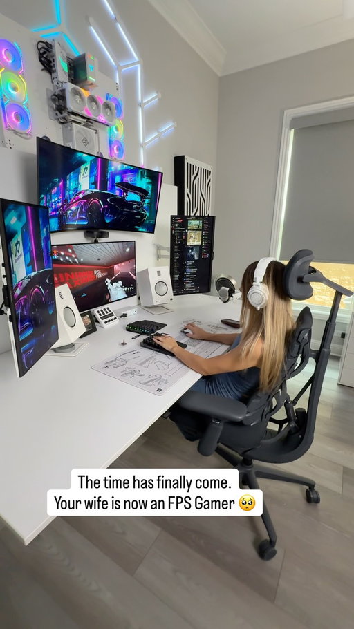The time has finally come 🥺
#setup #pc #married #couple