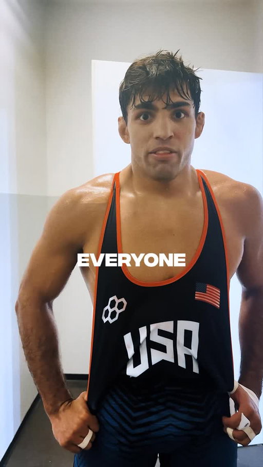 “Boy’s too small. The king has fallen.” Zahid Valencia 🇺🇸 on Kamran Ghasempour 🇮🇷.