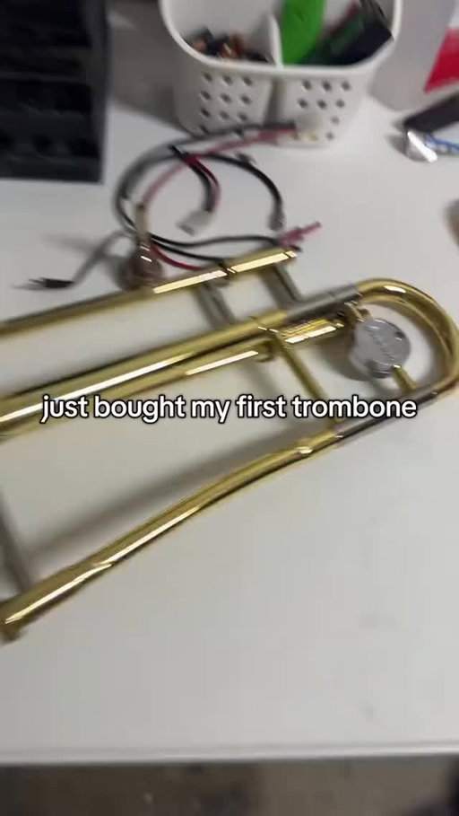 The guy on the street lied about the trombone being an electric #musicproducer #musicproduction #musicmeme #producermeme #brass #tromboneplayer #berkleecollegeofmusic