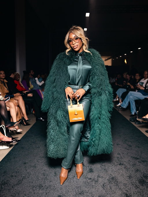 Can always count on @sergiohudsoncollection for a little neeeeasty 🤏🏾monochrome, tailored look and a fabulous fashion week show