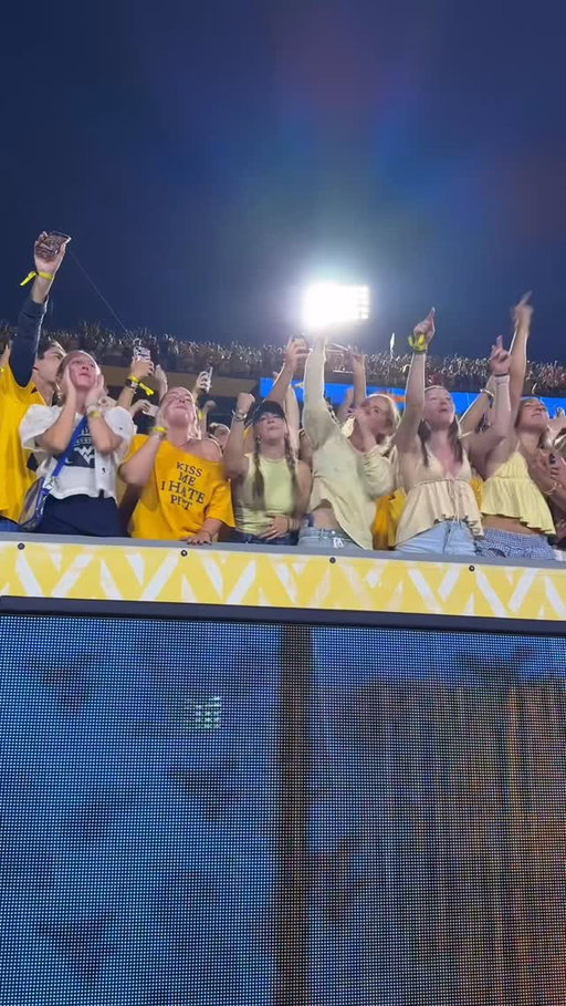 Backyard brawl!! #wvu #westvirginia #pitt #cfb #collegefootball