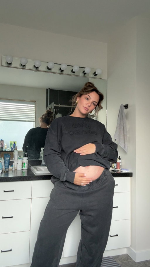 18 weeks growing you 🤍🫶🏻

We find out the gender soon! What vibes are you getting?! Team Girl 💖 or Team Boy 🩵

#18weekspregnant #18weeks #bumpdate #pregnancy