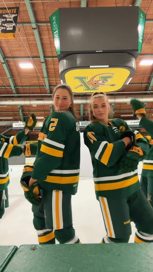 Women’s season is ONE week away! Who’s ready for hockey season to start?

(Via @josiehemp )

#collegehockey #mediaday #hockey #womenshockey