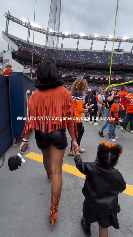 Who says fashion only belongs on the catwalk? 🏈

Mrs. @kjaejones bringing some next-level glam to the football field! 💃NYFW better watch out! 😎

When style meets sports, it’s a winning combination! 🏆

🎥: @kjaejones 

#thegist #nyfw #womeninsports #nfl #gamedayfit #denverbroncos #broncos