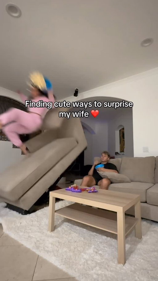 She went flying😭