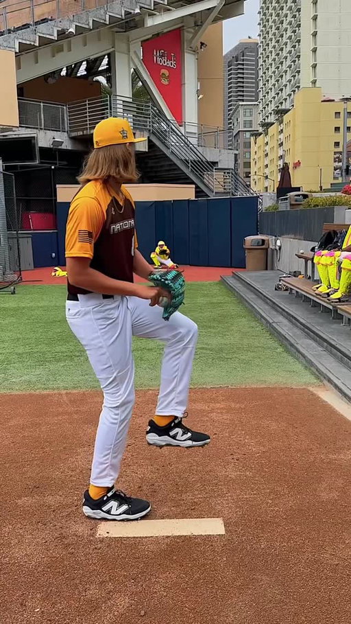 He’s 16 Throwing 100 MPH 😳

#baseball #mlb #perfectgame