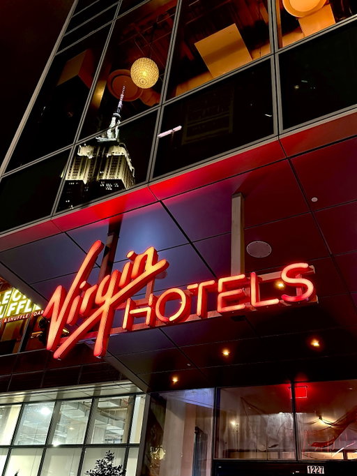 Touchdown in NYC with @virginatlantic📍

Kicking things off at @virginhotelsnyc blue skies, 27°, and nothing but good vibes. 🌆☀️ 

Ready to keep the adventure rolling on Monday with @virginvoyages for an epic journey ahead! 🚢 🇺🇸 

#darrenkbranch #newyorkcity #virginvoyages #ad