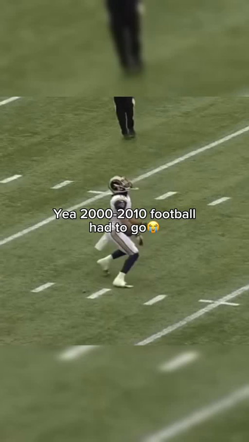Football back then was VICIOUS🫣💥

#explore #explorepage #sports #football #collegefootball  #comedy #viral #joshsmoore #nfl