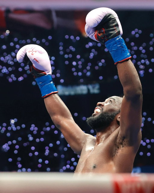OH, WHAT A NIGHT 🤩

#CaneloCrawford was one for the history books! #RiyadhSeason