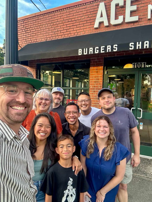 One of the blessings I didn’t expect when I started my account was the amazing friendships I would develop!
So many people (you know who you are) that I now consider family
This group right here contributes to my life in many ways 😉🙃😂
▪️Laughter - so much laughter 🤣
▪️The patience to (try) to teach me how to use chopsticks 🥢 (KW)
▪️The encouragement to spend money that I don’t have 💵 (MW)
▪️Kindness all of the time 🥰
▪️Celebrity look-alikes (SC) 
The world is a little wonky so hold your friendships tight 💯 
#friends #eattogether #laughtogether 
📷: @swoods_clt