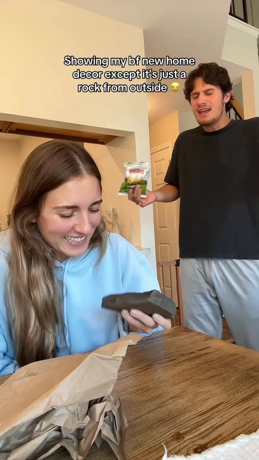His full on crash out at the end 😂😂 
.
.
#couplesofig #coupleshumor #phoebeanddan #relationshipstruggles #couplescontent #couplescomedy #girlfriendproblems