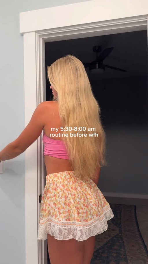 morning routine + full quad day workout!!!🍒🌸🍓🫧

supps code ash @pescience 

quad workout (dumbbell + barbell only!)
-dynamic warmup
-barbell back squats 
-db bulgarian split squats
-heel elevated db goblet squats ss bodyweight
-db KAS glute bridges
-db calf raises

fully personalized 1-on-1 plans for workouts + meals — built around your goals + schedule!! whether you’re just getting started or leveling up, i’ve got you covered 🤸🏼‍♀️

outfit in my ltk! @lululemon 
@soldejaneiro 
@freepeople 
@burstoralcare 
@shopstakt 
@sonyelectronics 

#5amroutine #morningroutine #morninginspiration #morningworkout #gymmotivation #mondaymorning #5amclub