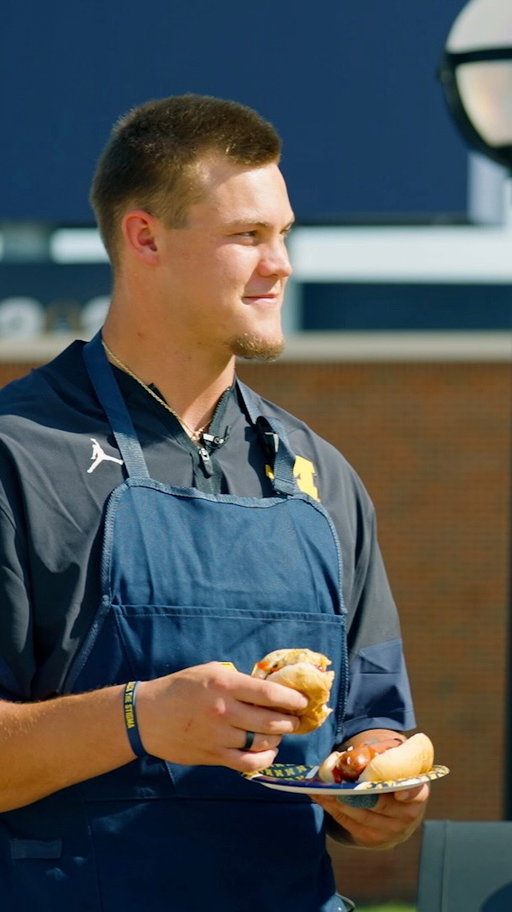 Wolverine pride runs through every generation. Watch @blakefrazier77 and @jonjansen77 share their stories in Passing the Tradition presented by @kingsford.
