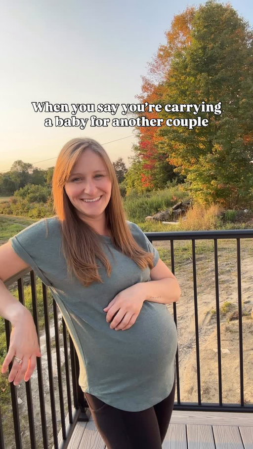 Cue the awkward stares 😅

#surrogatelife #surrogacyjourney #surrogacy #surrogacypregnancy #surromom