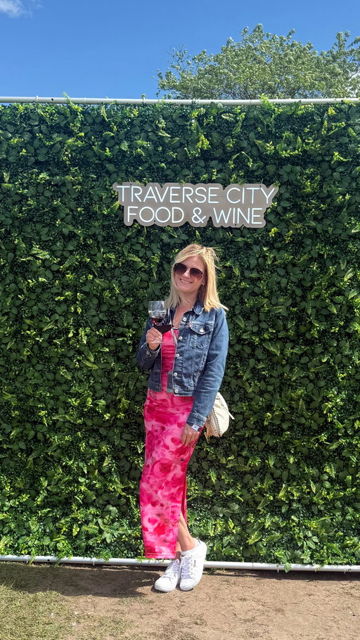 Food and wine has never been so fine @traversecityfoodandwine festival! 😍🍷

Taste the flavors of Traverse City at The Grand Tasting event! 😋 Learn tips and recipes from renowned chefs, sample the bounty of local produce and products, sip on local wines and other craft beverages, all while overlooking the iconic views of Grand Traverse Bay. 😍🌊 

Attend the national_writers_series: Dishing it Out -  where chefs talk about life on camera and being on cooking competition shows. 🧑🏼‍🍳 

This festival is well worth the drive from Chicago! Can’t wait to come back again next year! 🙌

📍Spark Park, Traverse City, MI