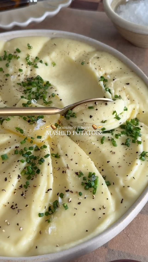 ✨🥔 Creamy, dreamy French-style mashed potatoes, pommes purée! Inspired by Joël Robuchon’s recipe, I had them in France this past summer and knew I had to learn how to recreate them at home. They’re so rich and buttery I was dipping my bread and steak right into them.

Full recipe is up on the blog as always – www.moribyan.com – or head to the link in bio! 🇫🇷

#potatoes #recipe #mashedpotatoes #cooking #food #foodie #foodblog #foodstagram #yummy #instafood #eeeeeats #foodblogger #frenchfood