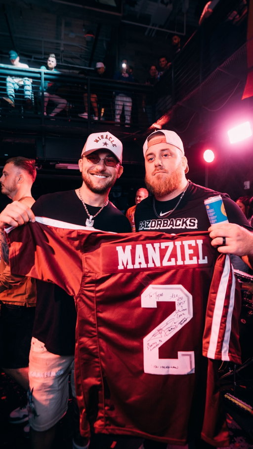 from kickoff to last call - @jmanziel2 + @skeez kept barstool rolling all night long 🏈🍺