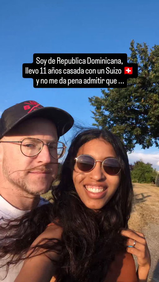 Soy dominicana, llevo 11 años casada con un suizo y no me da pena decir que… 

Lo amo demasiado😍
Me encanta su tranquilidad, su manera única de mirarme como si fuera la única en el mundo, y ese gesto tan suyo de siempre buscar mi mano.🥰

Viniendo de una cultura donde es común escuchar de hombres mujeriegos, valoro aún más que él solo me llama amor, que soy su exclusiva, y que jamás he tenido que preocuparme de dónde está o con quién está.

Gracias Dios por este regalo de amor verdadero. 🥹🙏❤️

#AmorEnSuiza #ParejaIntercultural #DominicanaEnSuiza