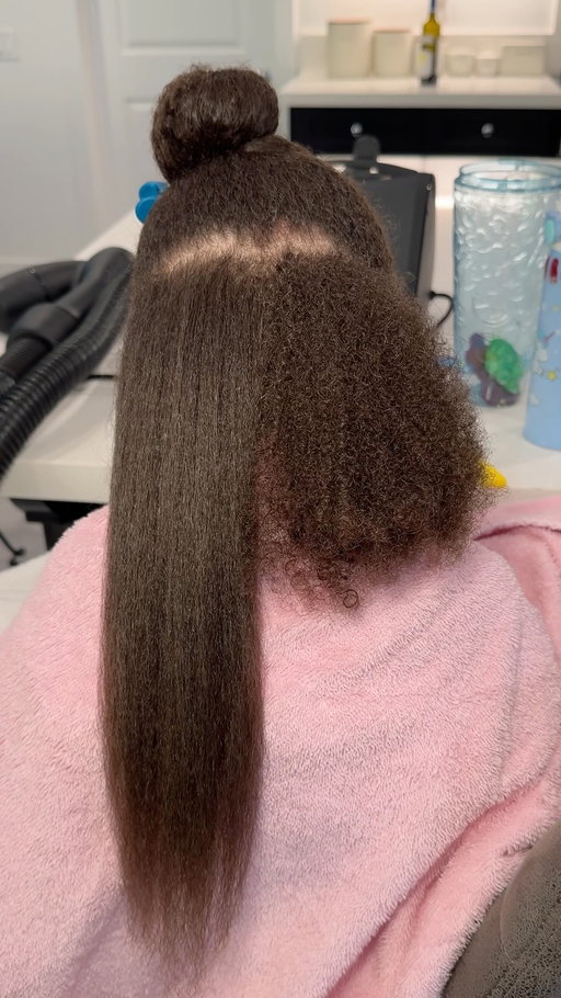 No more arm workouts on wash day 💨👏🏽 the way it stretches and dries Zoe’s hair so fast and no damage done is a blessing!🙌🏽 Comment “revair” for the link!