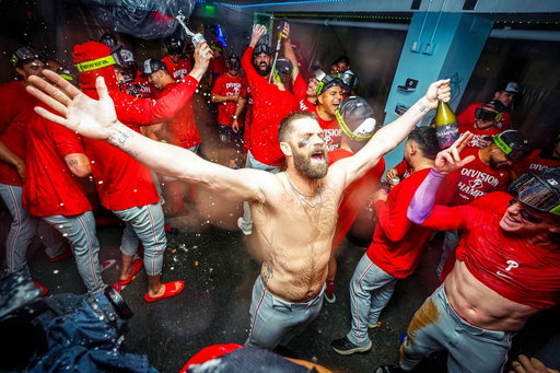 CHEERS TO THE DIVISION CHAMPS 🍾