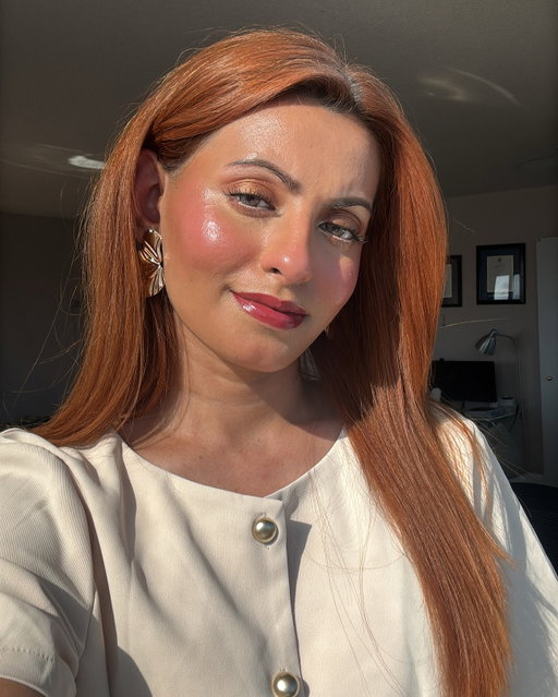 Creamy Vanilla Skin makeup 🤍 🤍 

Products used:
@armanibeauty Luminous Silk Foundation
@rhode Glazing Milk
@loreal.canada Skin Ink Concealer
@rarebeauty Soft Pinch Liquid Contour
@glowrecipe Dewy Flush Serum Teinte Blush 
@rarebeauty Soft Pinch Matte Bouncy Blush in Happy’
@maybelline Colossal Bubble Washable Mascara
@loreal.canada Liquid Lipstick Infallible in Drunk In Rose
@loreal.canada Infallible 3-second Setting Mist

#explore #beautyinfluencer #cleangirlaesthetic #fashionblogger #torontoinfluencer #ugc #photoftheday #creamblush #glassskin #summervibes #summermakeuplook #itgirl #itgirlaesthetic #cleangirlaesthetic #cleangirlmakeup #parisian #softgirlaesthetic #softgirlera #torontobeautyblogger #makeuptutorial #makeup #grwmmakeup #motd #brownskin #rhodepocketblush