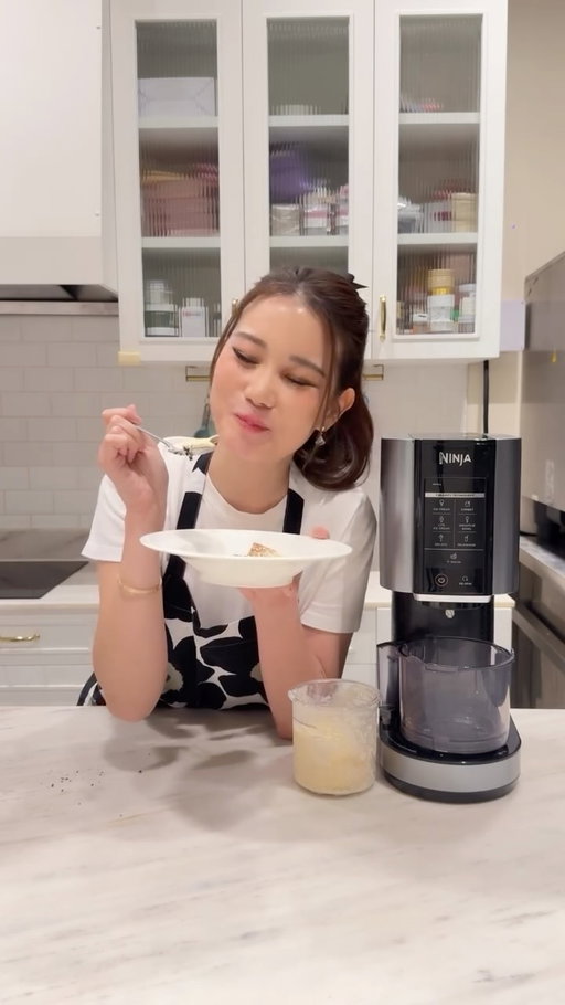 อีกหนึ่งเมนูขนมหวานที่ชอบมากๆแต่ครั้งนี้มาในรูปแบบไอศครีม🍨🇮🇹 ไหนใครอยากชิมบ้างงงงง @ninjakitchen.th 

#NinjaKitchenTH 
#NinjaCREAMi 
#creamichallenge