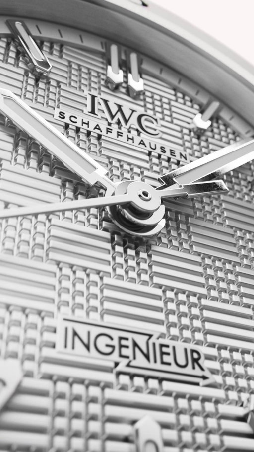 Up close with the Ingenieur Automatic 35 in stainless steel, a true-to-proportion execution of the original Ingenieur with a new 35mm case size.

📸 IW324901
🔗 Link in bio.

#IWCwatches | #IWCingenieur | #FormUndTechnik