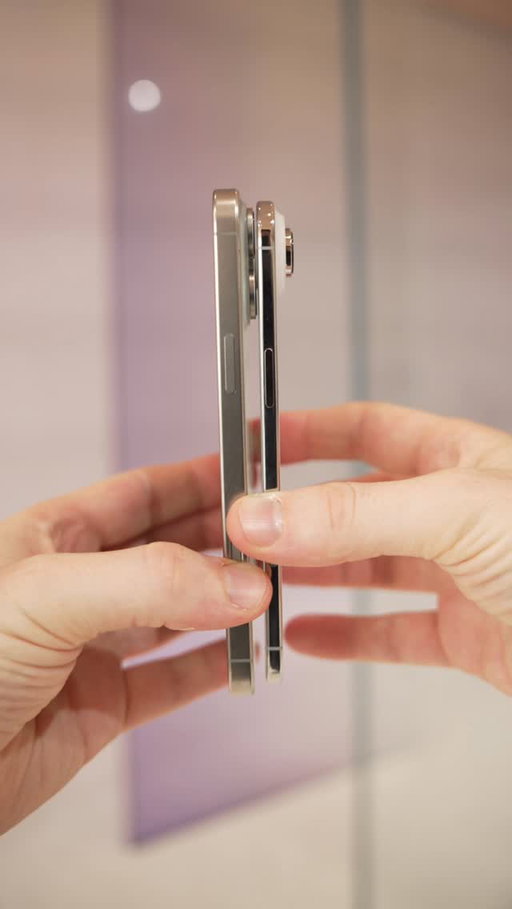 iPhone air vs iPhone 16 Pro Max size comparison! 🤯

Crazy how slim and light this is compared to the 16 pro Max from last year 😮‍💨

I keep finding these little clips on my phone from the event, crazy how much I shot in such a short space of time 😅

#iphoneair #iphone16promax #sizecomparison #iphone17 #appleevent #iphone17promax