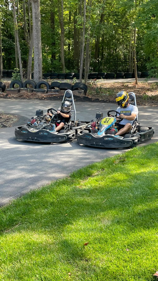 Hot Laps w/ Hudson 🏎️💨

#Karting #LetsGoKarting #NASCAR