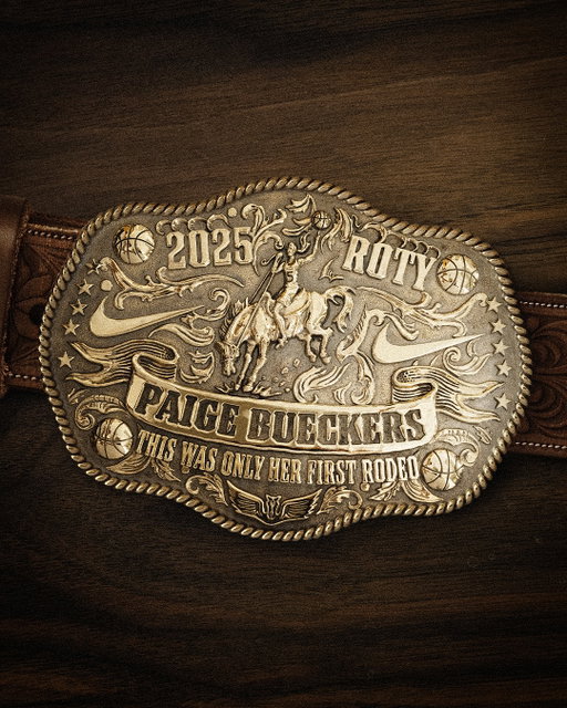 This was only her first rodeo…but it sure won’t be her last. @Paigebueckers riding high into year two.
#JustDoIt