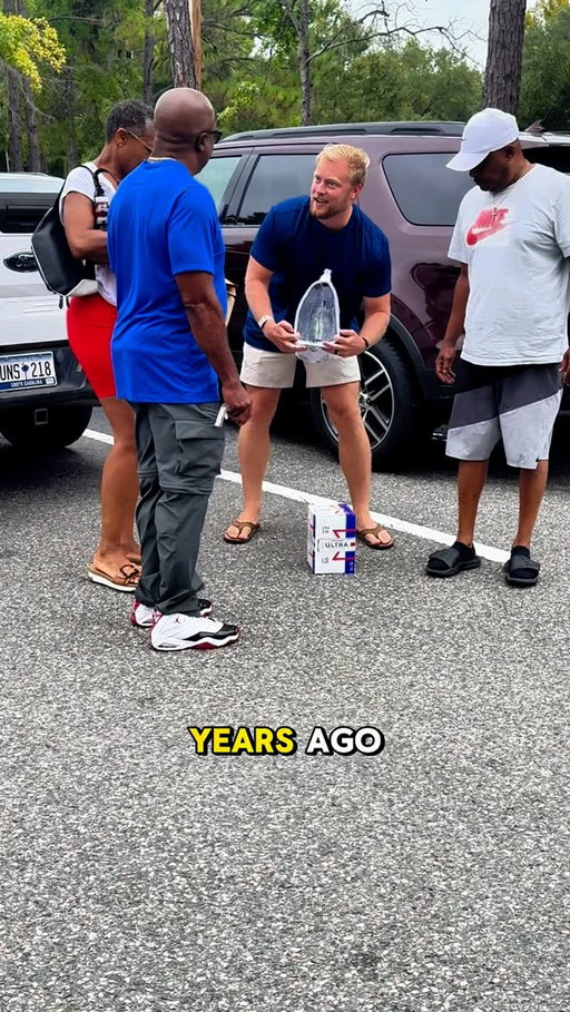Best possible outcome for this interaction 🤝

You may find us in your local grocery store parking lot if you're lucky