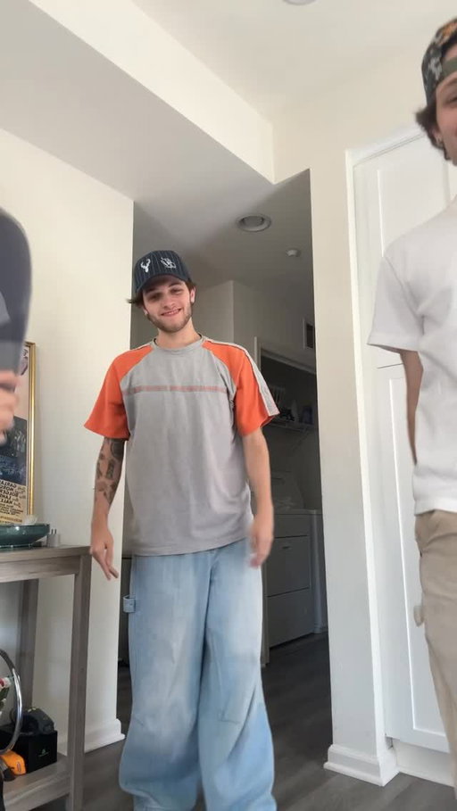 🕺