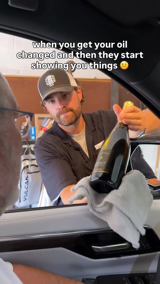 idk bro you’re the mechanic 🤷‍♂️
•
#themcfarlands #dad #dan #memes #meme #comedy #dads #dadsofinstagram