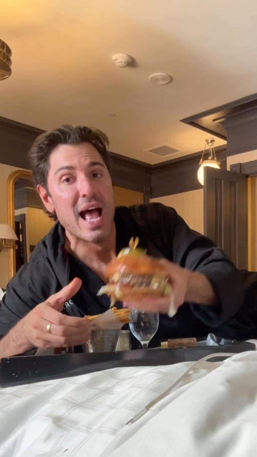 The room service burger always hits different especially when I’m trying to  hype yall up when you’re feeling down. Let’s all claim this energy 
-
-
-
-
-
-

-
#goodvibes #motivation #inspiration