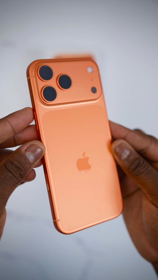 It’s here iPhone 17 Pro Max Cosmic Orange. Let’s Unbox ASMR. 

#iphone #iphone17promax #apple #unboxing #reels #reelsinstagram
