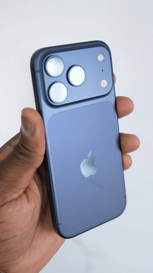 The iPhone 17 Pro has another color option : Deep Blue

#iphone17pro #unboxing #iphone17promax #reels #reelsinstagram #booredatwork
