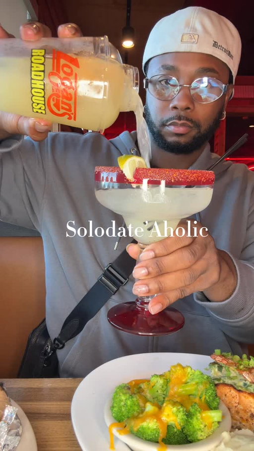 I love @logansroadhouse 🔥 Their new menu is so good. If you haven’t been in a while you definitely need to check them out. I visited the Roseville, Michigan 📍 

30751 Gratiot Ave
Roseville, MI