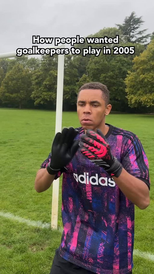 Never want to see a goalkeeper do a Cruyff turn again 

#premierleague #football #comedyskit #comedy #goalkeeper #sketchcomedy #comedysketch