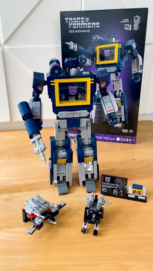 Unboxed. Built. Ready to transmit 🔊
Happy #TransformersDay2025