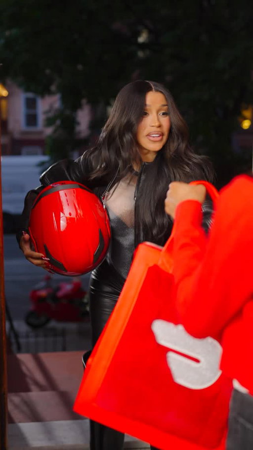 I got 4 kids now so I had to pick up a job at @DoorDash …you can get my album and your favorite snack delivered right to your door on DoorDash right now in the Cardi Bodega

Only available at participating DashMarts in the US. #DoorDashPartner