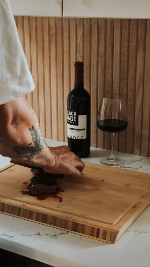 The grill’s still hot, the nights are getting cooler and bold reds are made for both 🍷🔥 

Soak up the last of barbecue season with a glass that stands up to big flavours — Black Sage.

#BlackSageVineyard #RefinedByNature #BoldPairings #BCWine