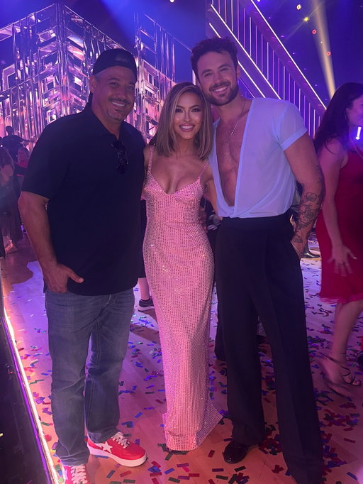 SO proud of you @dylanefron!! Your milkshake brought your fav boy to the yard last night😅 @bostonrobmariano and we had so much fun cheering you on! 

(Tuesday text DYLAN to 21523 to vote 5pm PST -can vote 10x!)

Loved seeing all my old friends of the show! Congrats on a great season already!

#DWTS #TheTraitorsUS