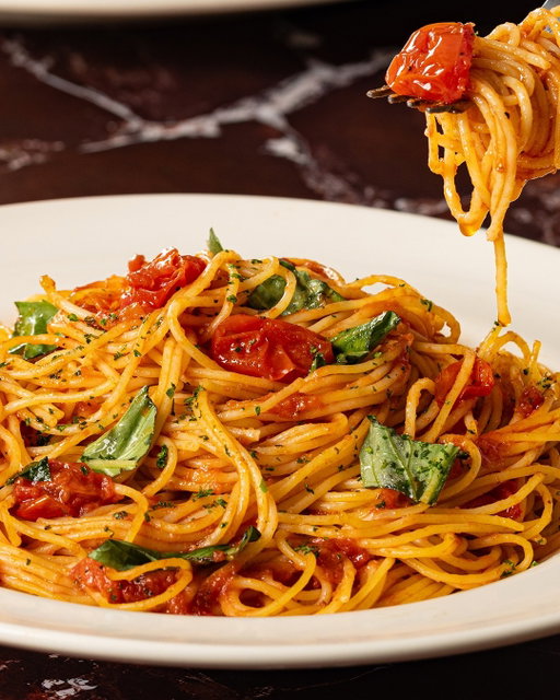 Pasta Pomodoro never goes out of style. 🍝