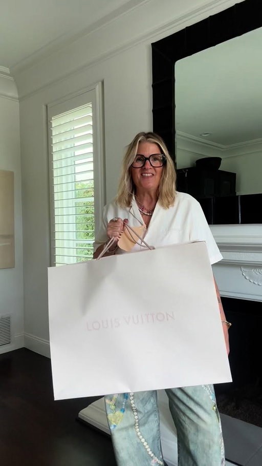 Dream bag. Rare find. Worth the wait. Let’s unbox her together.

#louisvuitton #luxuryunboxing #designerbag #fashionover50 #themichelleedit