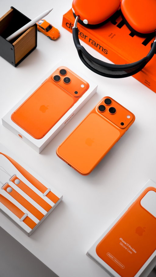 We FINALLY have an 🍊 iPhone. Here's the new iPhone 17 Pro Max in Cosmic Orange - thanks to everyone that messaged me about it, manifested it and just happy to see it happen. 

More coming soon but enjoy this quick unboxing 🍊

#iphone #iphone17promax #apple #tech #technology #unboxing #techunboxing #viraltech