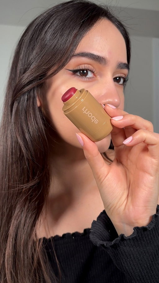 aprovechando que @rhode llegó a sephora, compré el pocket blush en el tono ‘date cake’ 🍇 siento que es el tono perfecto para ese look sonrojadito natural!

#rhode #rhodeblush #berryblush #makeuptryon #blush #newmakeup